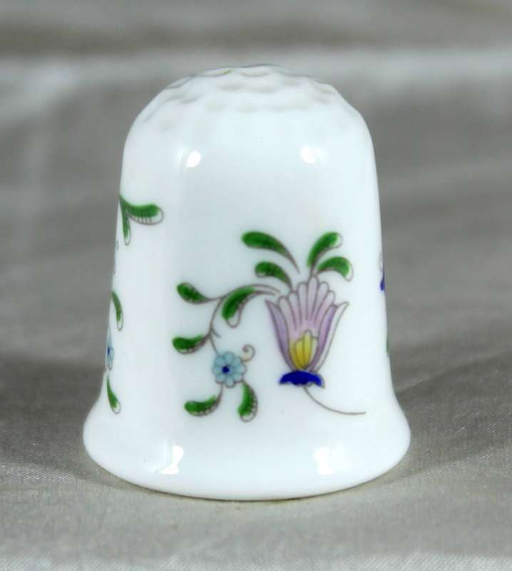 Porcelain Thimble - Coalport - Pageant