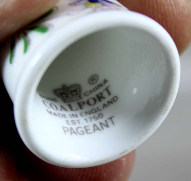 Porcelain Thimble - Coalport - Pageant