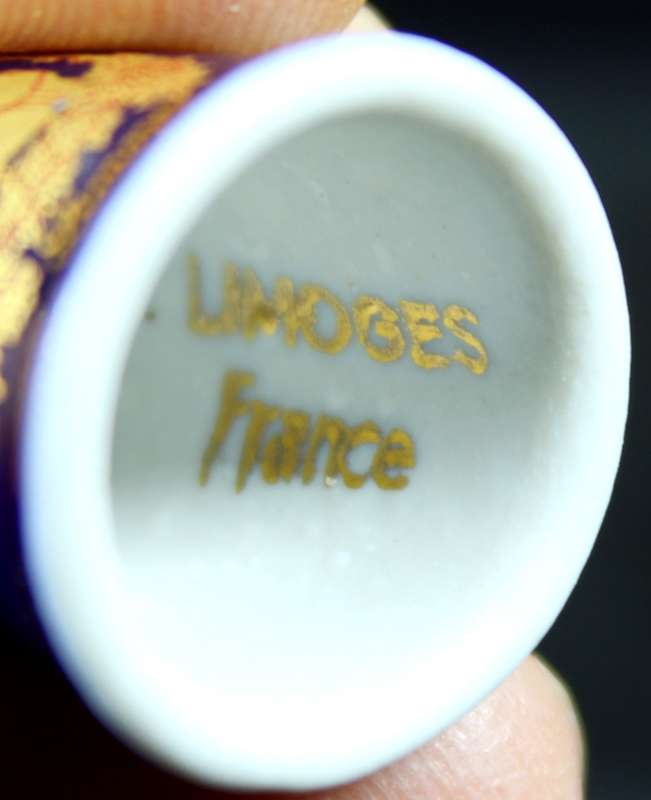 Porcelain Thimble - Limoges Blue - Victorian Couple