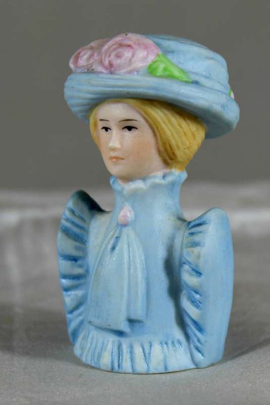 Avon American Fashion Lady Thimble