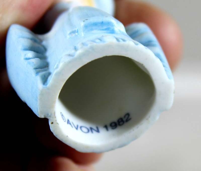 Avon American Fashion Lady Thimble