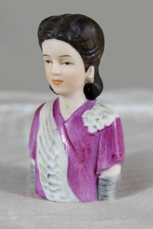 Avon American Fashion Lady Thimble