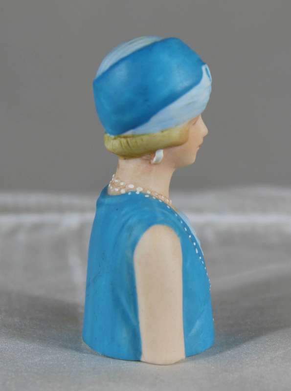 Avon American Fashion Lady Thimble