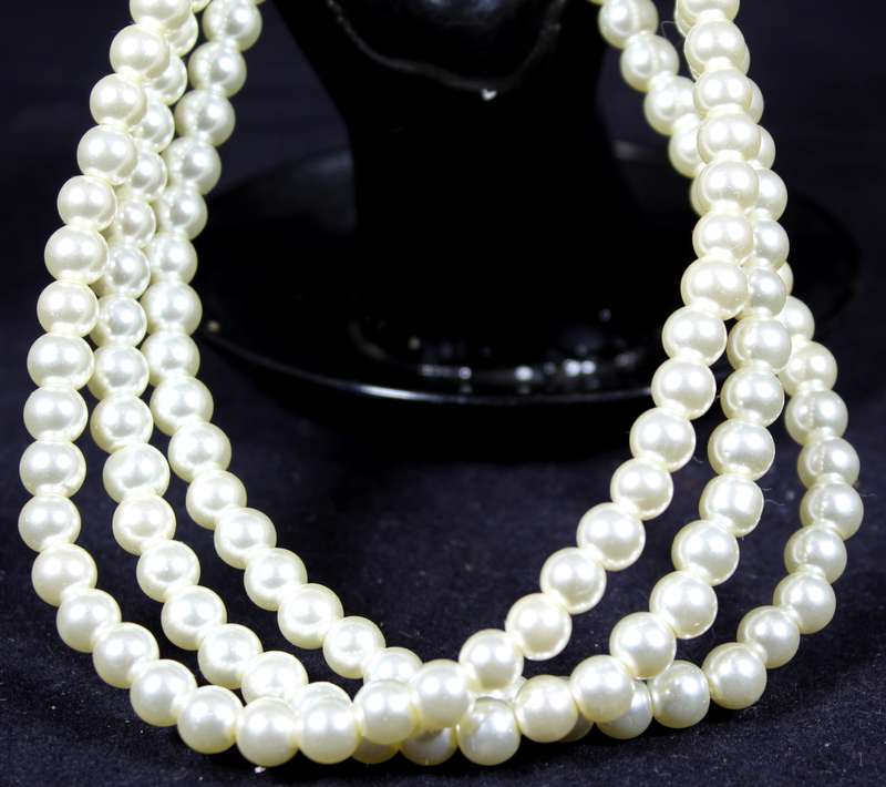 Costume Jewelry - Triple Pearl Chocker
