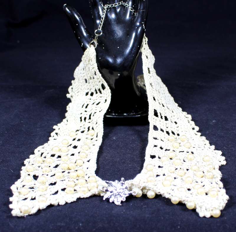 Costume Jewelry - Vintage Crochet Necklace with Pearls