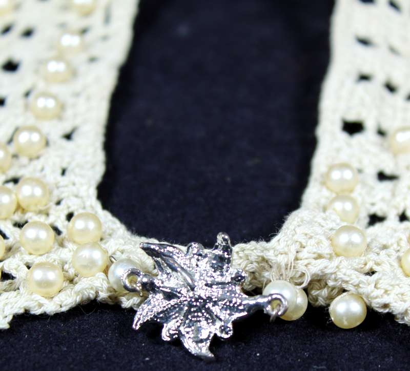 Costume Jewelry - Vintage Crochet Necklace with Pearls