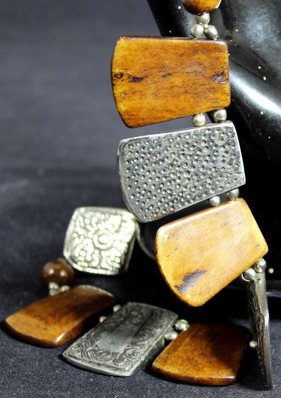 Costume Jewelry - Metal and Wood Ethnic Necklace