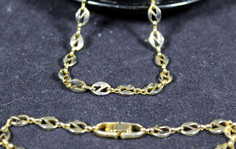 Costume Jewelry - Small Necklace & Bracelet