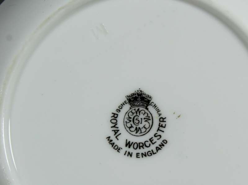 Royal Worcester - White rose trinket bowl