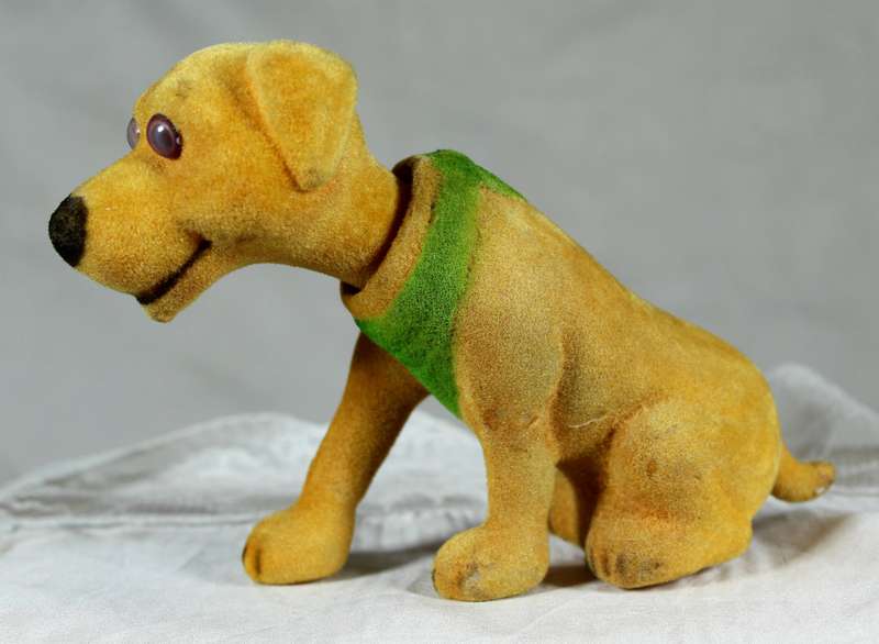 Happy bobble head doggy