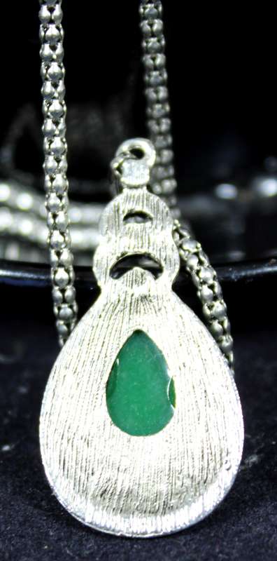 Costume Jewelry - Vintage Necklace with Semi-Precious Stone