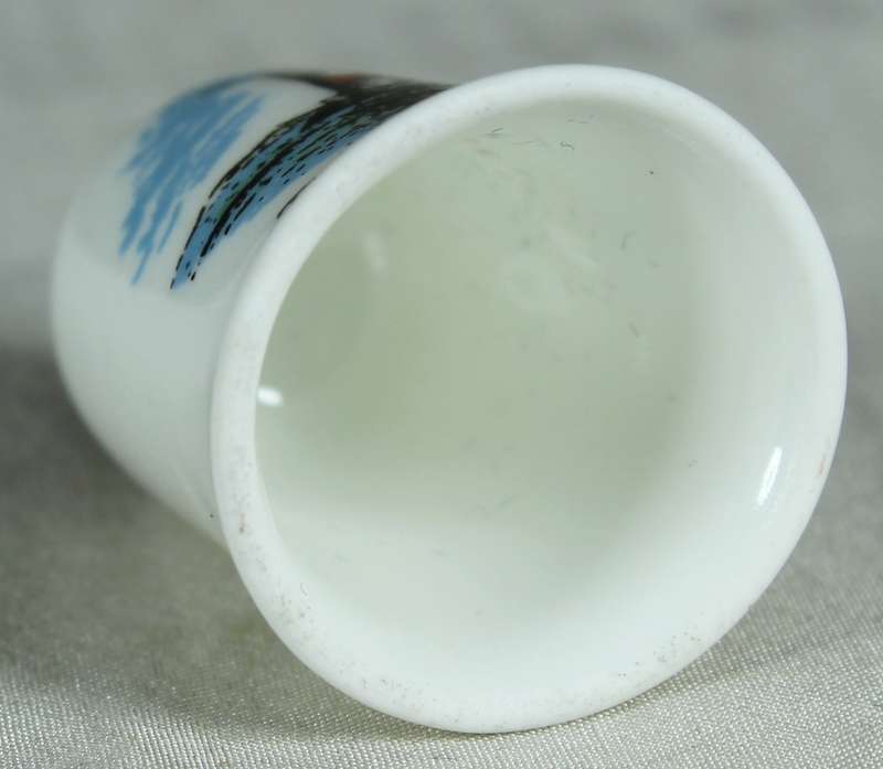 Bone China thimble - the needles I.W.