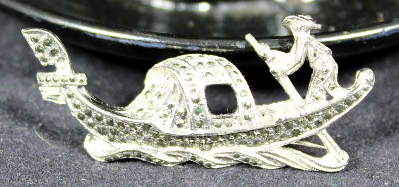 costume jewelry - diamante Gondola brooch