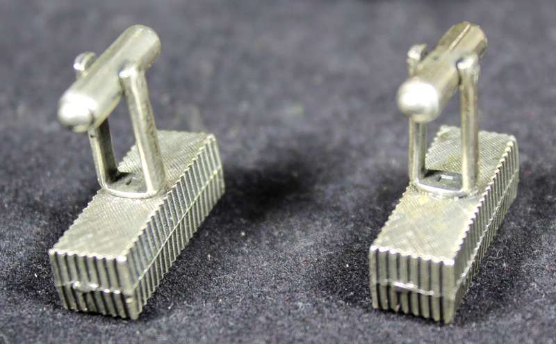 costume jewelry - heavy Kompakt cufflinks