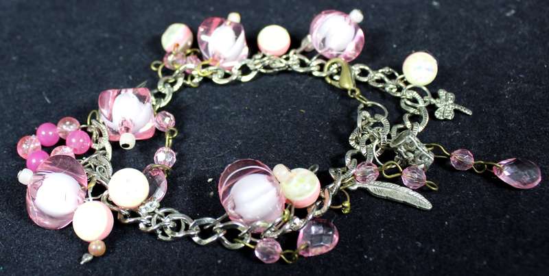 Costume jewelry - bracelet with bead