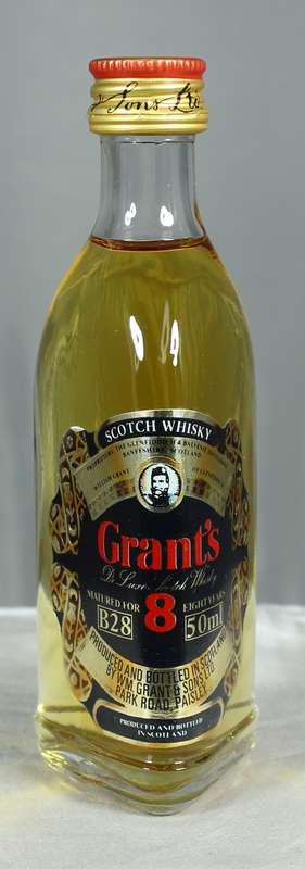 Mini liquor bottle - Grants whiskey