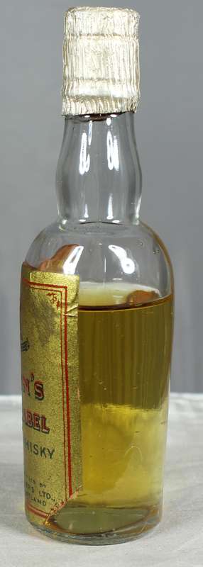 Mini liquor bottle - Gavin's - Gold label whisky