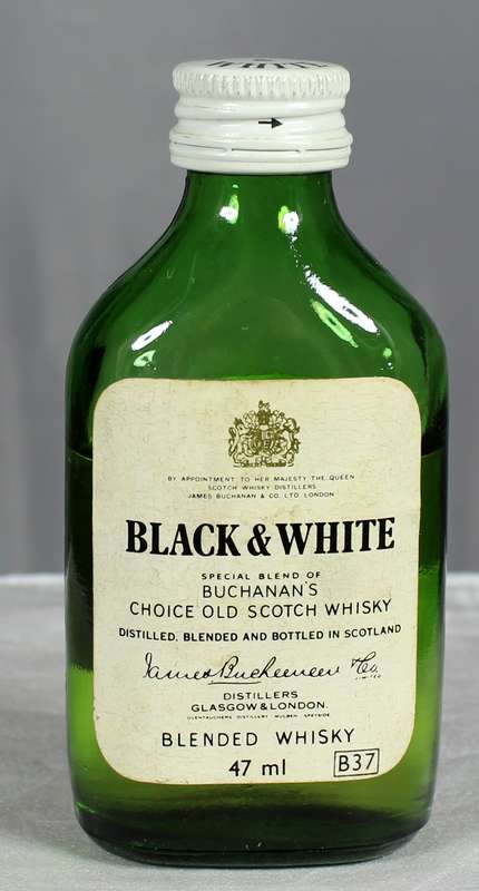Mini Liquor Bottle - Black & White whisky
