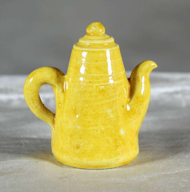 Miniature ceramic kettle