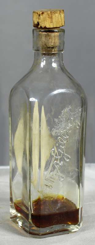 Mini liquor bottle - Gilbeys - Orange gin liqueur