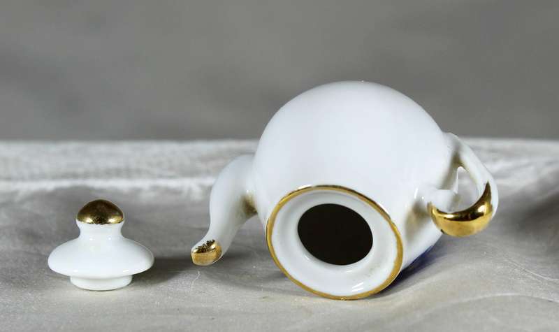 Miniature porcelain kettle