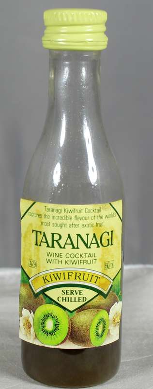 Mini liquor bottle - Taranagi with kiwi fruit