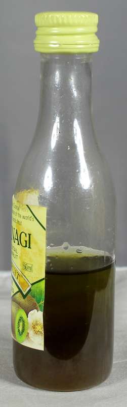 Mini liquor bottle - Taranagi with kiwi fruit