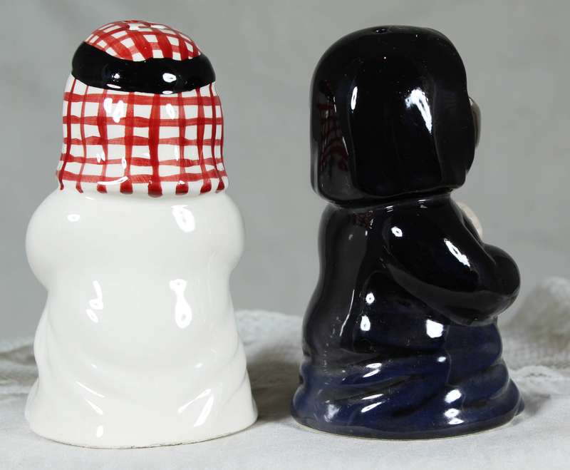 Arab figures salt and pepper set