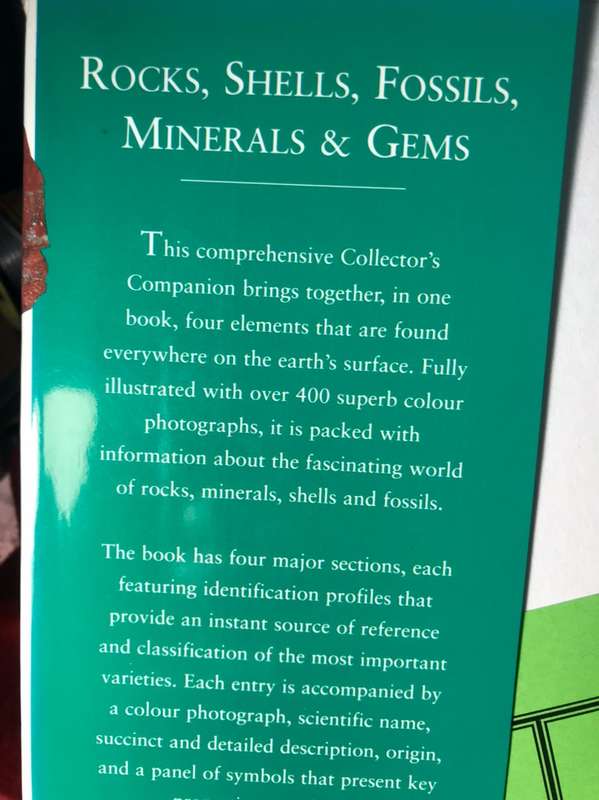 Rocks, Shells, Fossils, Minerals and Gems: Complete Collector's Companion - Harriet Stewart-Jones