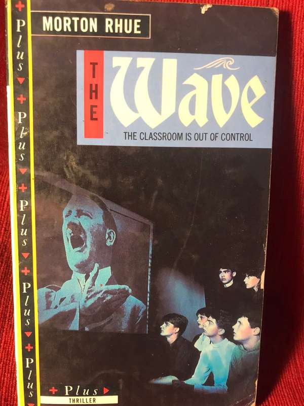 The Wave - Morton Rhue