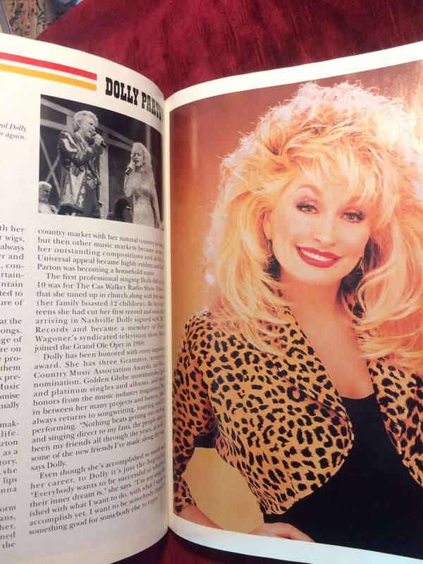 The Grand Ole Opry: Picture History Book