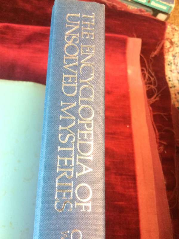 The Encyclopedia of Unsolved Mysteries - Colin Wilson with Damon Wilson (1988 Hardcover)