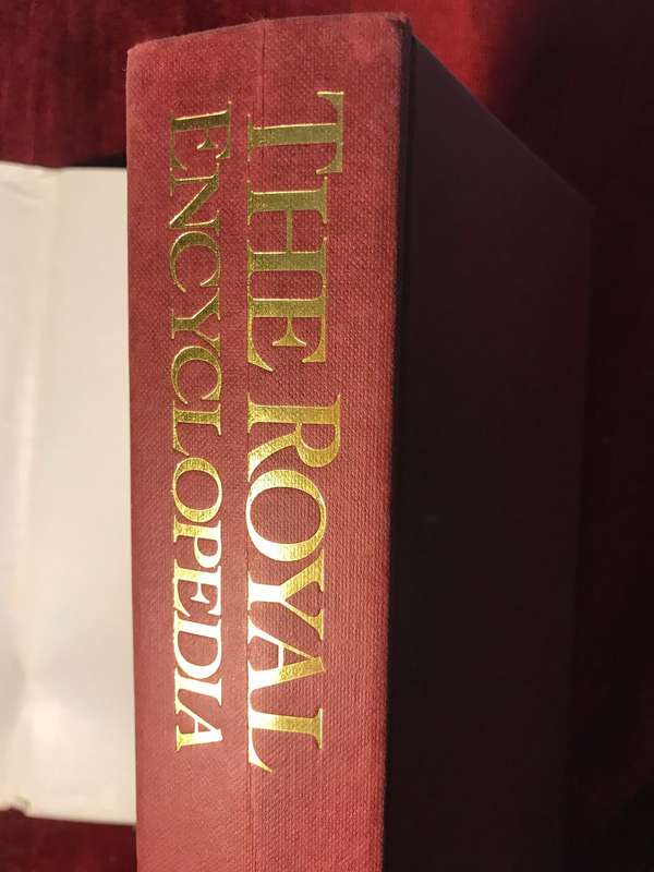 The Royal Encyclopedia - Ronald Allison & Sarah Riddell (1991 1st Edition Hardcover)