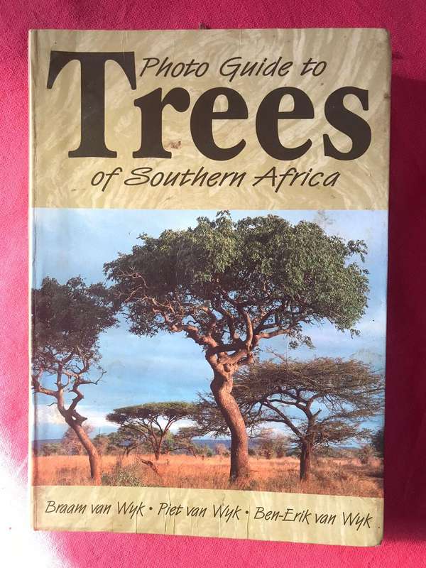 Photo Guide to  Trees of South Africa - Braam, Piet & Ben-Erik van Wyk