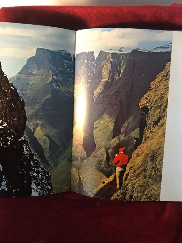 A Cradle of Rivers: The Natal Drakensberg - David A Dodds