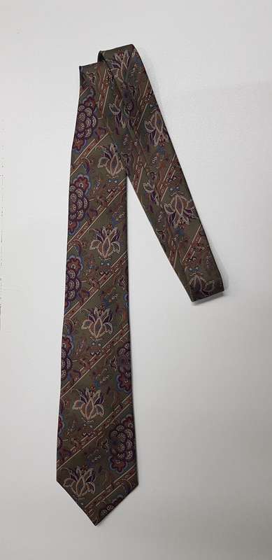 Mens Neckties: Description: Necktie made by Comme Soie by Cravateur.