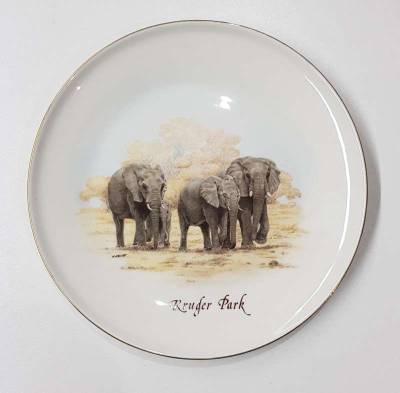 Vintage Kruger National Park souvenir ceramic plate by Constantia Fine China. Ceramic display plate