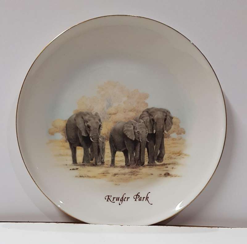 Vintage Kruger National Park souvenir ceramic plate by Constantia Fine China. Ceramic display plate