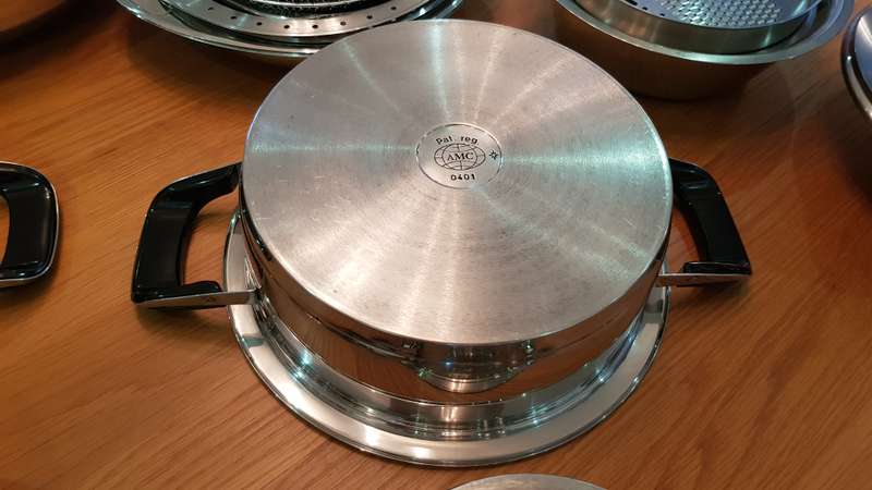 AMC cookware set (a set consisting of 18x pieces).