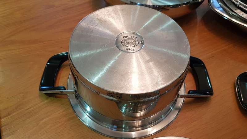 AMC cookware set (a set consisting of 18x pieces).