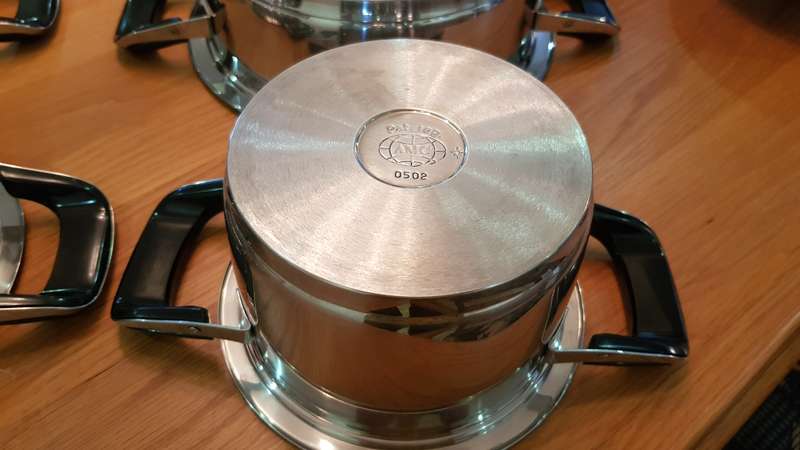 AMC cookware set (a set consisting of 18x pieces).
