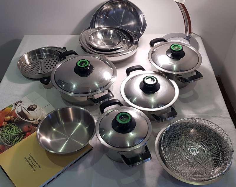 AMC cookware set (a set consisting of 18x pieces).