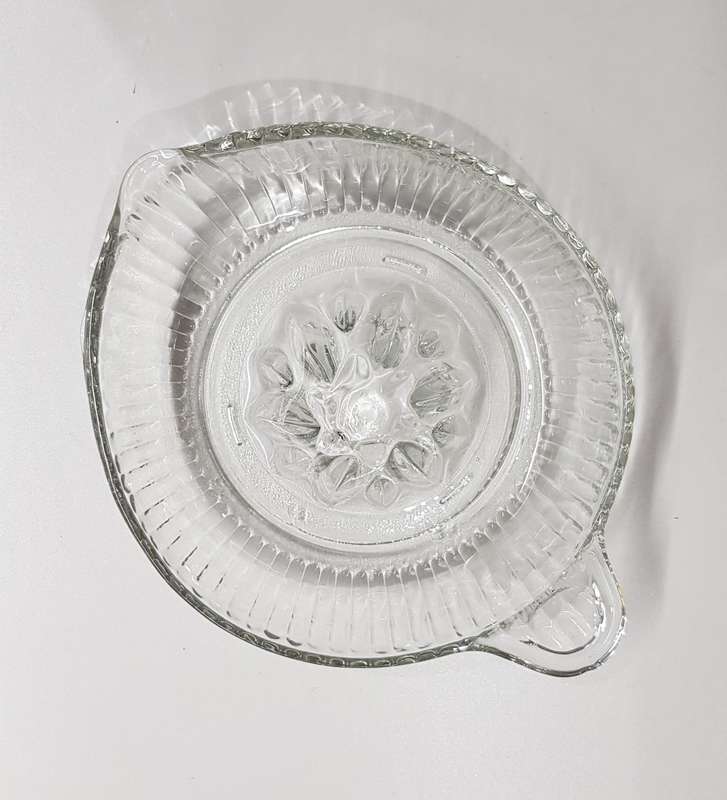 Glass hand Citrus juicing dish  large by Norpro. Squeeze your own fresh juice