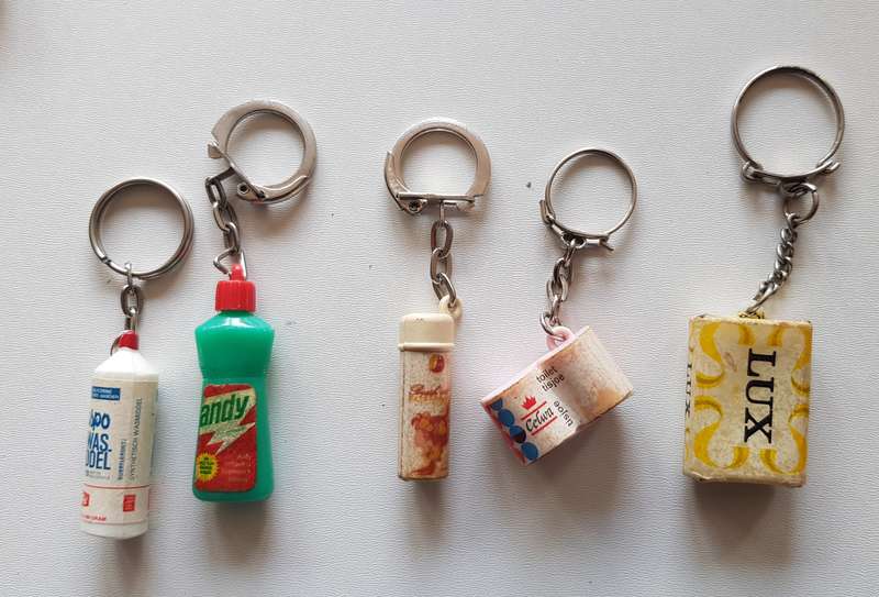 Vintage late 1960s Dutch Advertising keyring collectables.  An assortment of 5x little vintage