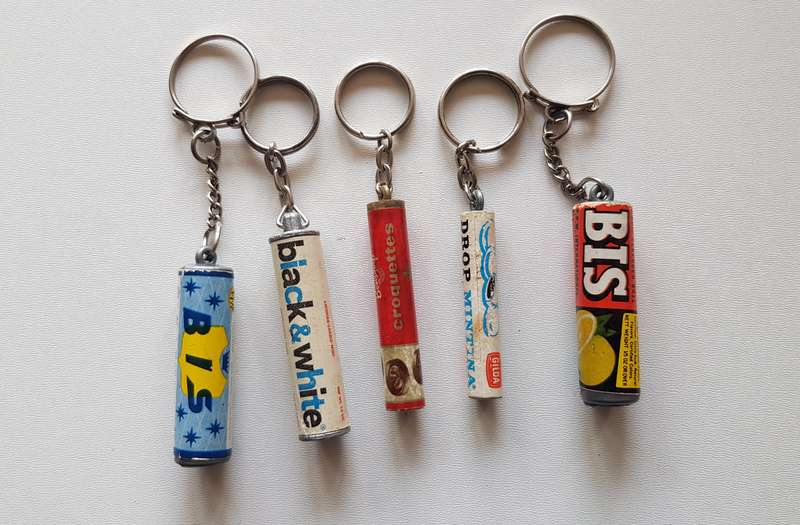 Vintage late 1960s Dutch Advertising keyring collectables.  An assortment of 5x little vintage