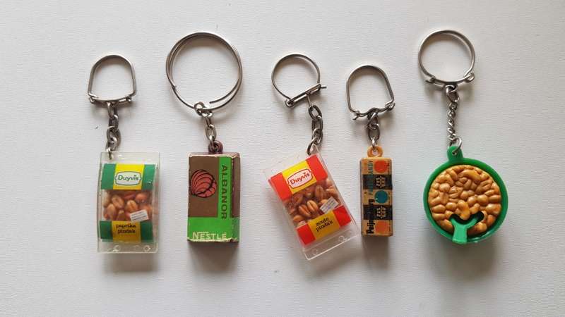Vintage late 1960s Dutch Advertising keyring collectables.  An assortment of 5x little vintage