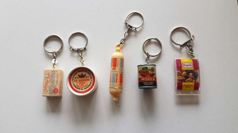 Vintage late 1960s Dutch Advertising keyring collectables.  An assortment of 5x little vintage