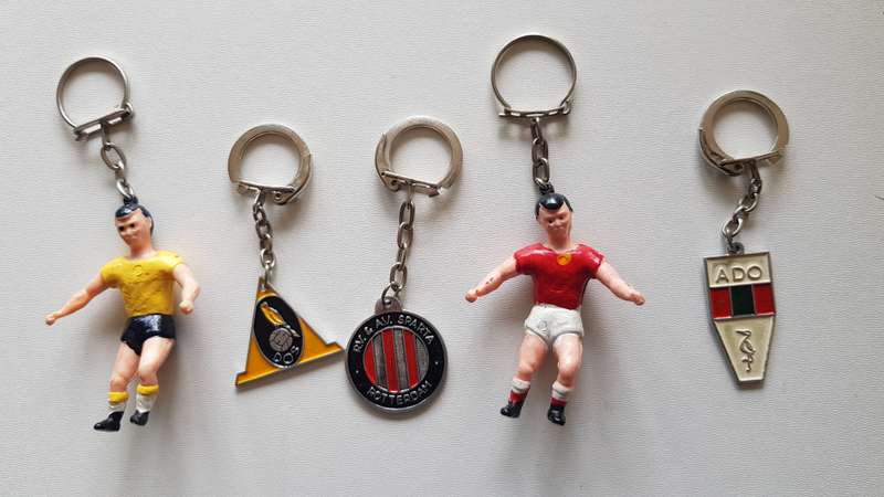 Vintage late 1960s Dutch Advertising keyring collectables.  An assortment of 5x little vintage
