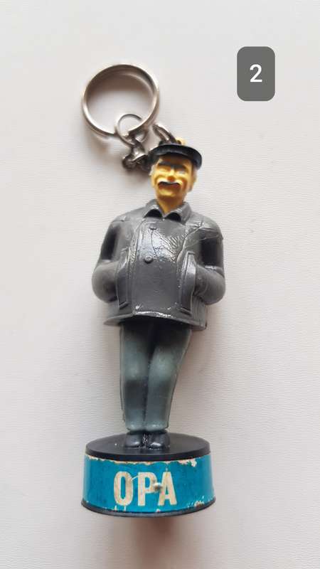 Vintage 1970s Dutch Advertising Figurines keyring collectables. An assortment of 9x vintage keyring