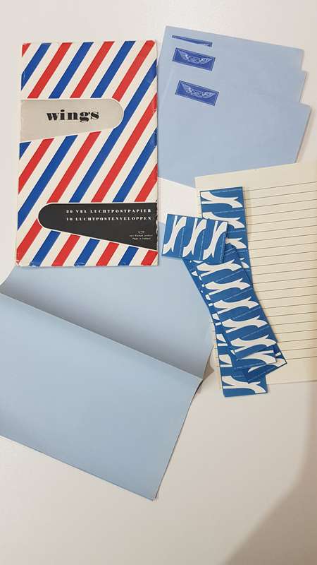Set of Airmail letter paper with envelopes (thin unlined Postal Air Mail paper). Airmail postage Sta